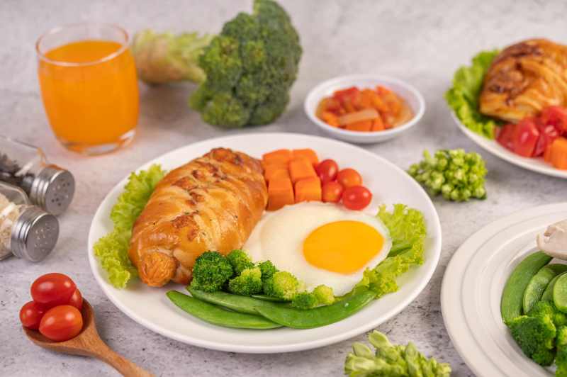 ilustrasi makanan sehat (sumber: freepik)-JPG