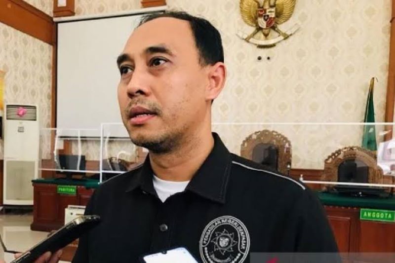 INTEGRITAS: Humas PN Denpasar, Gede Putra Astawa, menyampaikan terkait rencana sidang putusan kasus Flame Spa