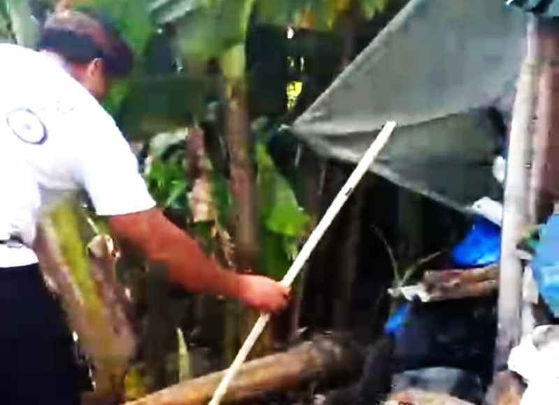 KASIHAN : Pipa saluran air bersih dicabut warga karena sanksi adat. (foto:istimewa)