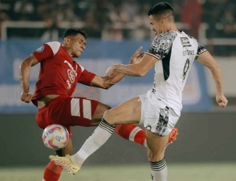 GAGAL TIGA POIN DI MENIT AKHIR: Laga di pekan ke-26 Liga 1, Persis Solo melawan Bali United  di Stadion Manahan Solo berakhir dengan skor imbang 2-2. (foto:media bali united)