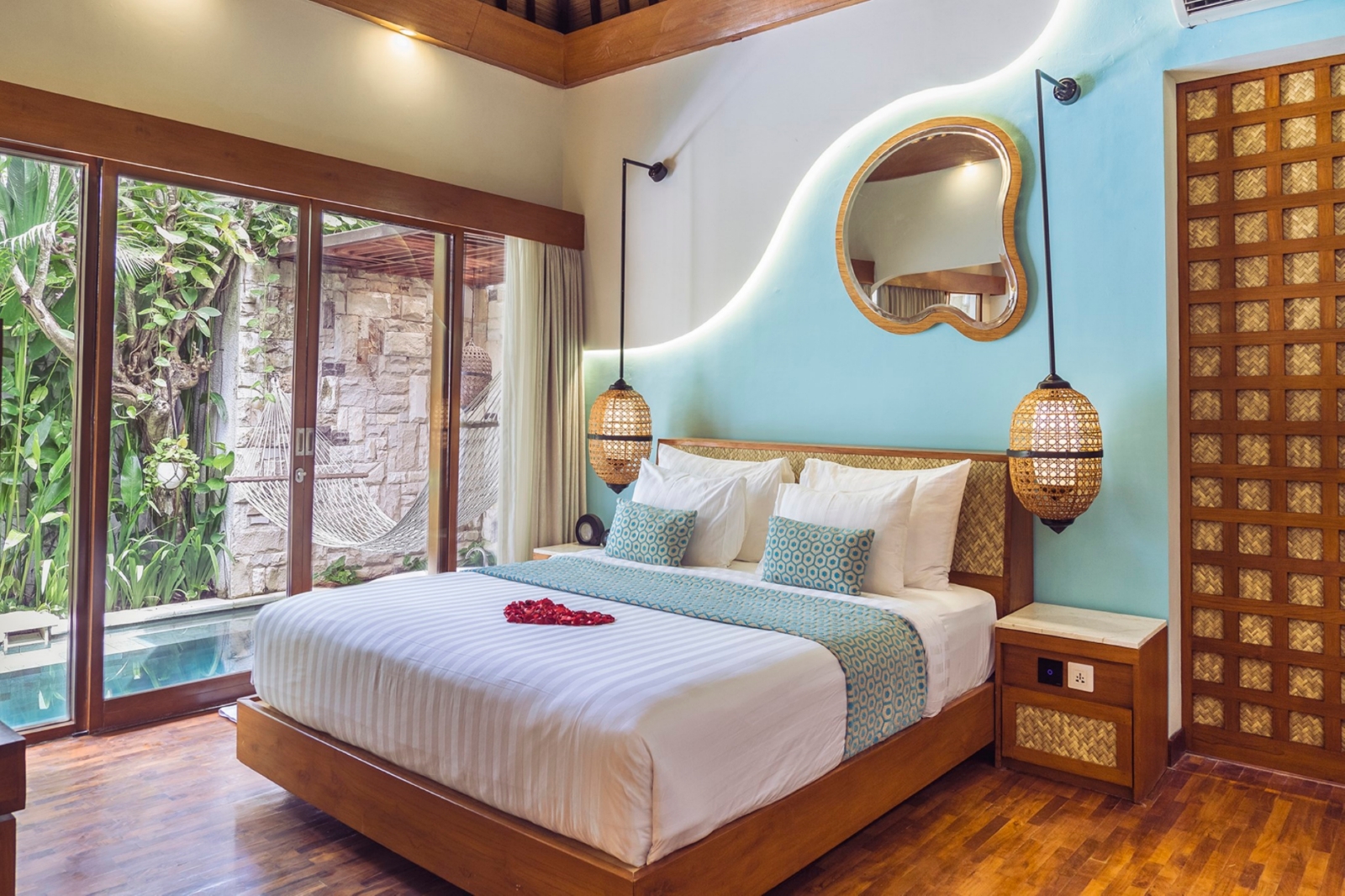 ROOM: Tipe Kamar Royal Smart One-Bedroom Villa di Aksari Seminyak. (Ini Vie Hospitality for Radar Bali)