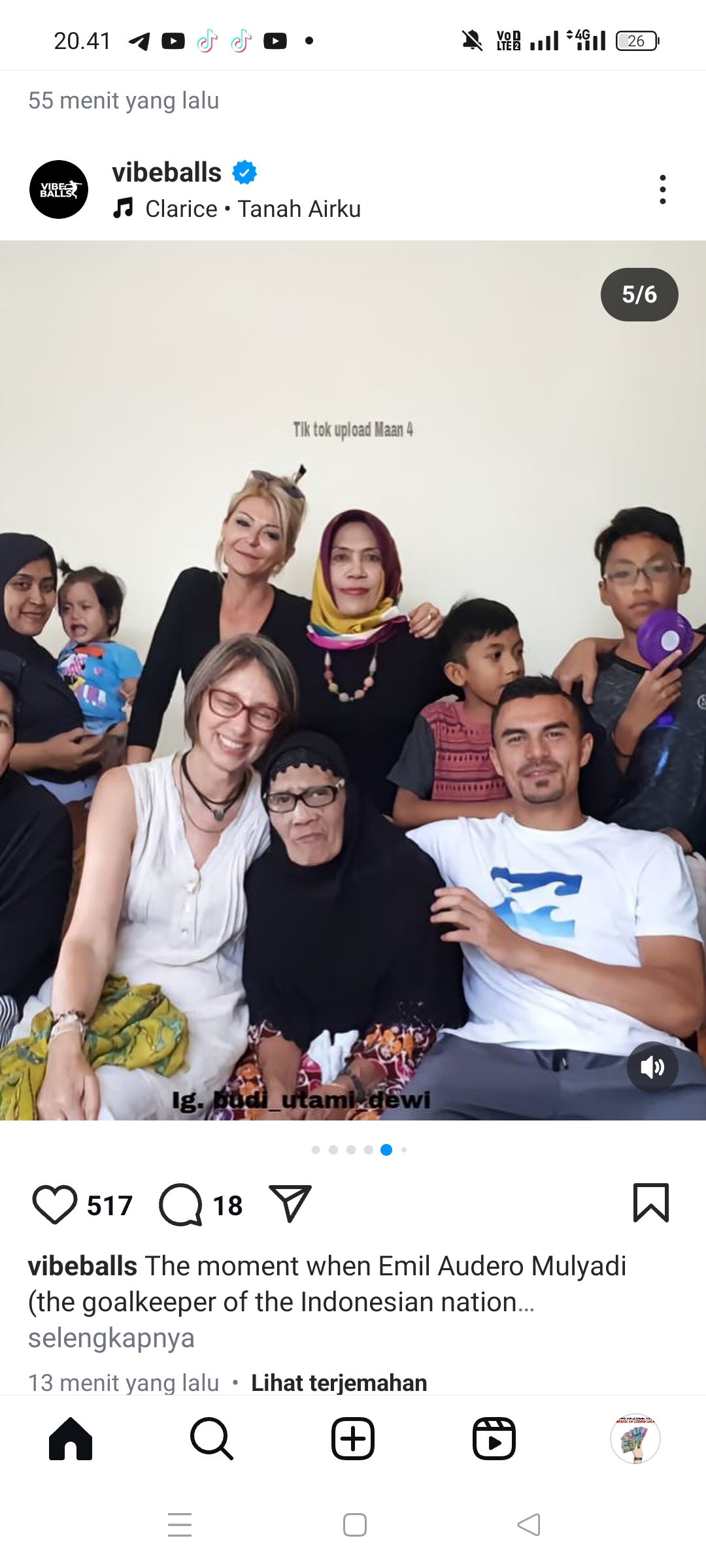 Emil Audero Mulyadi saat pulang kampung menemui keluarganya.