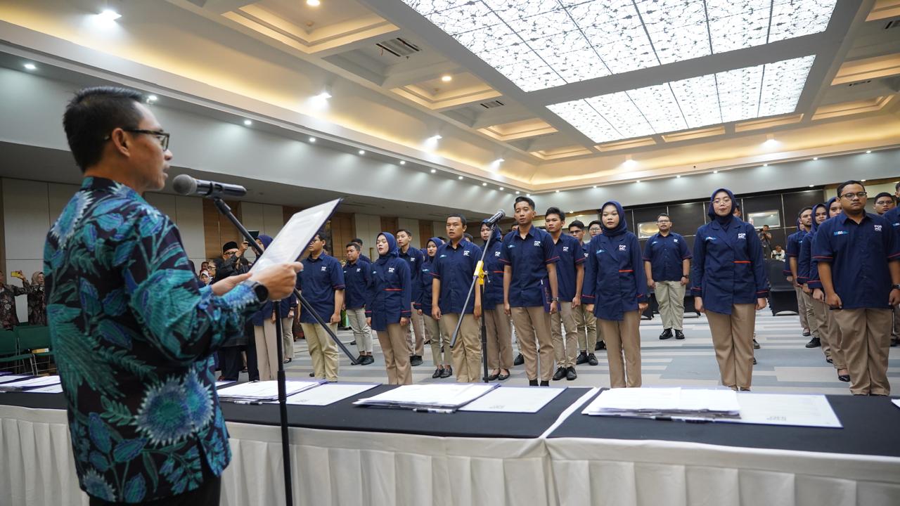 LANGSUNG KERJA: Para mahasiswa penerima Ikatan Dinas di Universitas Logistik dan Bisnis Internasional (ULBI)