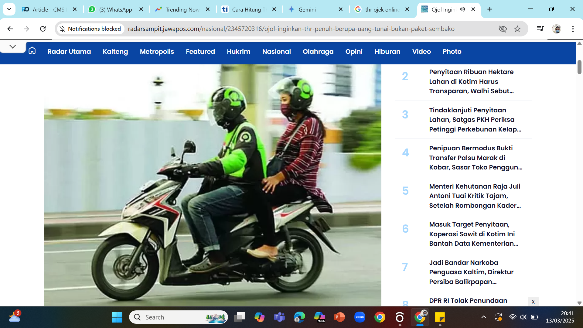 Ilustrasi - Ojek online. THR ojek online dan kurir online akan diberikan maksimal 23 Maret 2025.