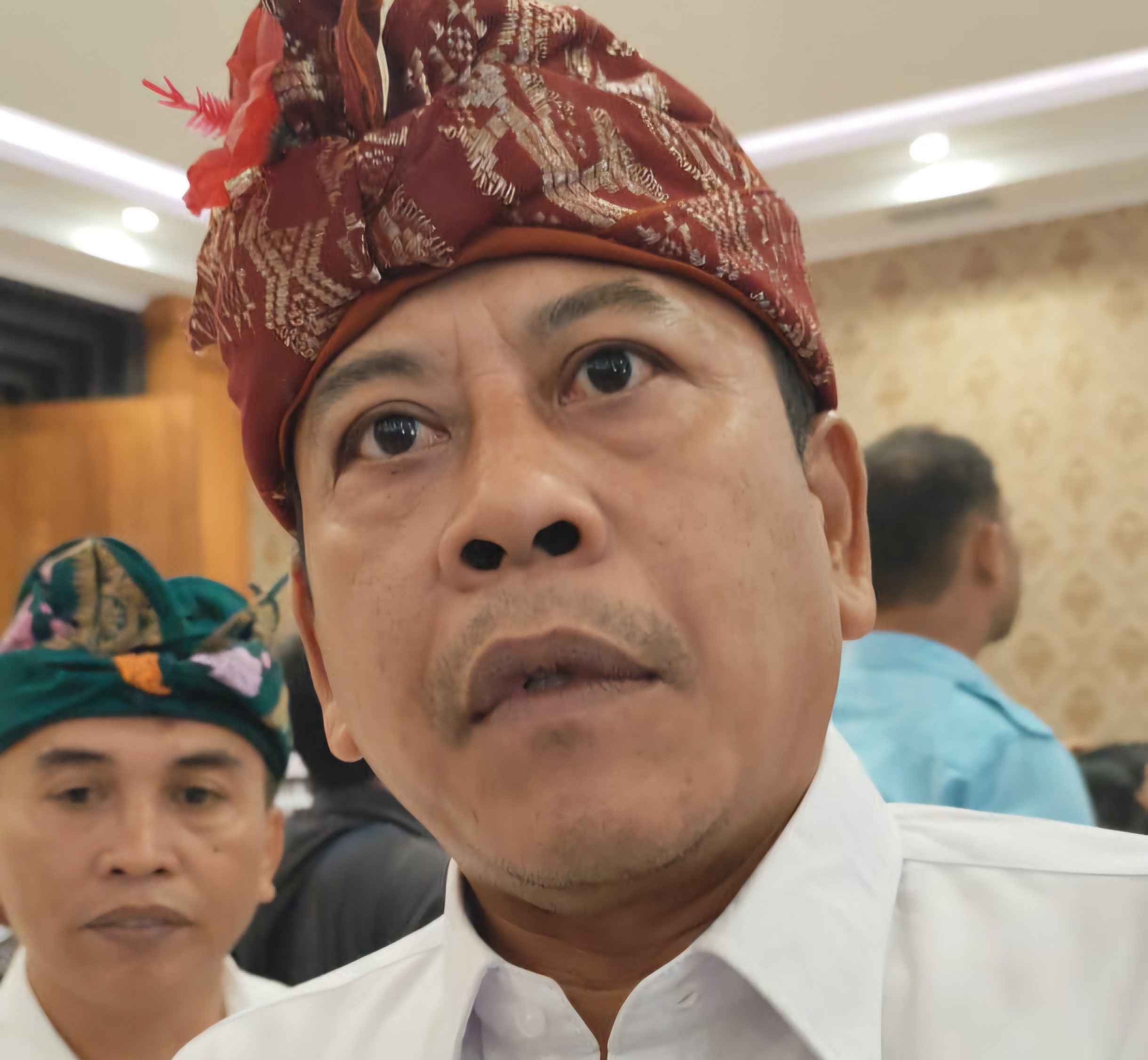 SIAP KERJASAMA: Bupati Karangasem I Gusti Putu Parwata  saat ditemui di Puspem Badung Rabu (12/3/2025)