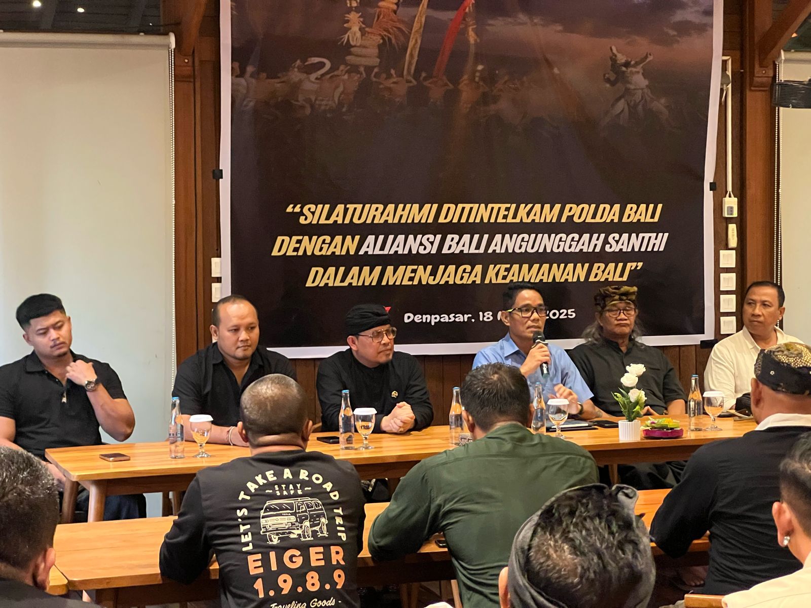 JAGA BALI: Suasana silaturahmi antara Intelkam Polda Bali bersama Aliansi Bali Angunggah Shanti pada Selasa 18 Maret 2025 di Denpasar.