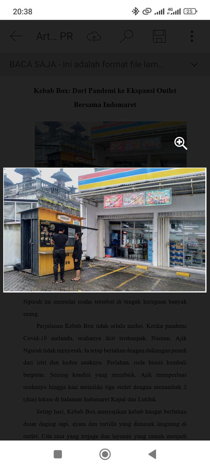 Kebab Box Ngurah Nughraha di halaman Indomaret Abianbase, Badung, Bali.