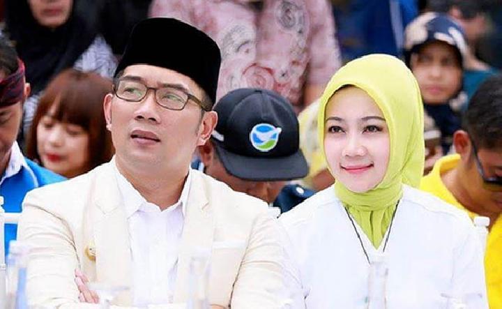 Ridwan Kamil dan istrinya Atalia Praratya atau yang akrab dipanggil Bunda Cinta