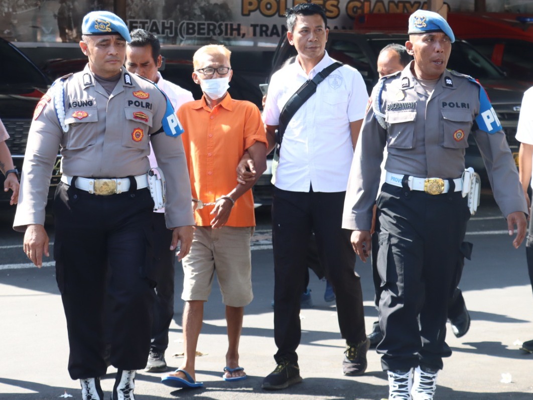 DIBORGOL: Tersangka Marno mempertanggungjawabkan perbuatannya usai menghabisi nyawa selingkuhan istrinya.