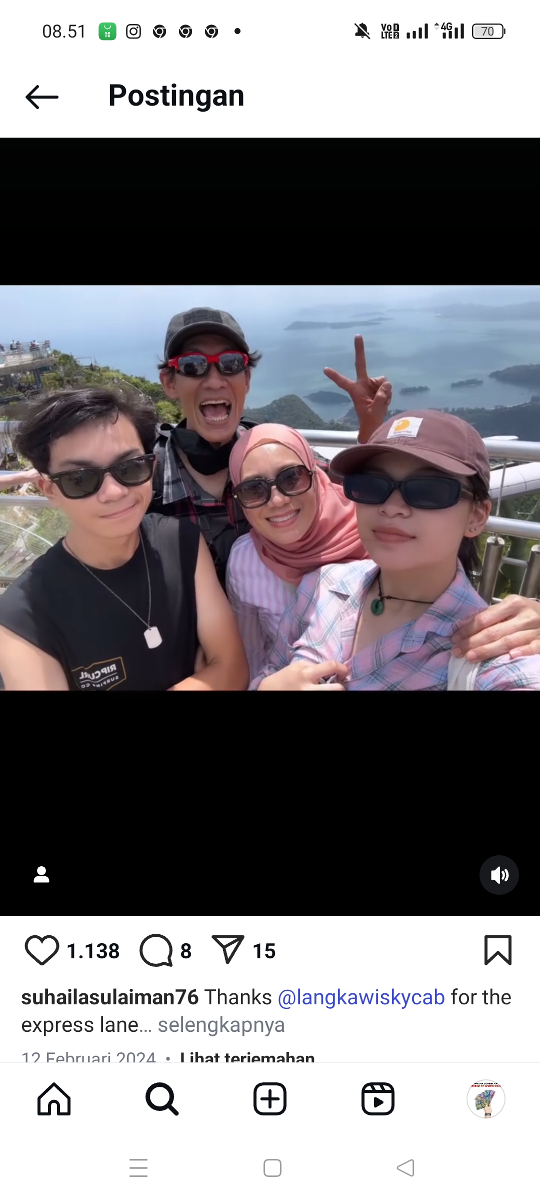 Suhaila Sulaiman bersama suami dan anaknya