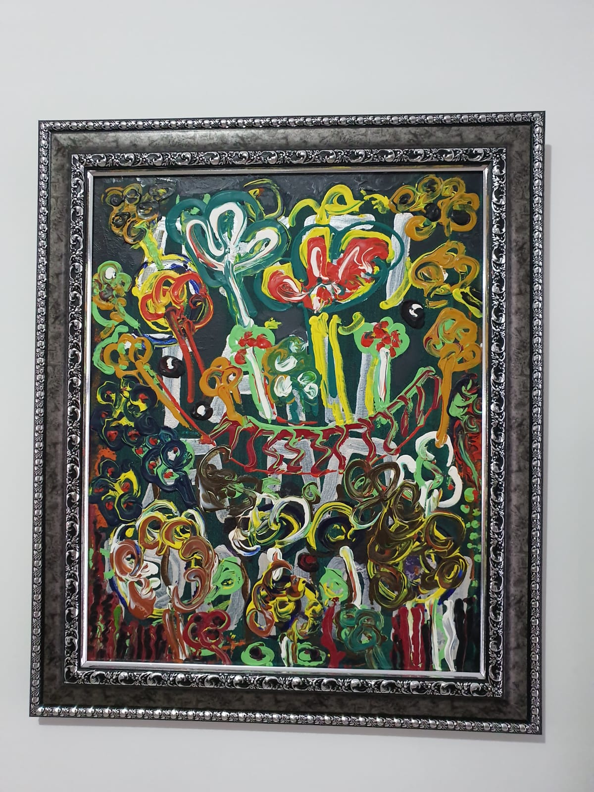 Go Green Taruparwa merupakan 3 karya seni (three in one) dalam satu kesatuan misi yaitu untuk menggelorakan semangat menanam pohon.