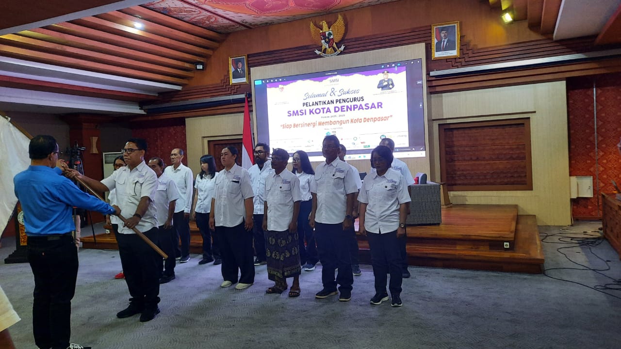 Suasana Pelantikan Pengurus SMSI Kota Denpasar digelar Rabu (16/4) di Graha Swaka Dharma, Lumintang Denpasar.