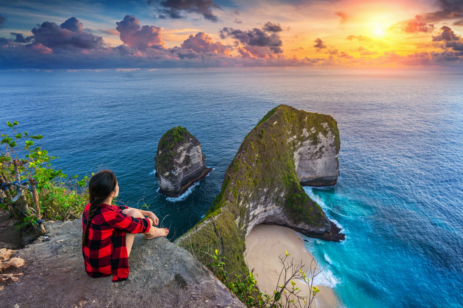 Pantai ini jadi salah satu favirit wisatawan atau turis mancanegara dan domestik