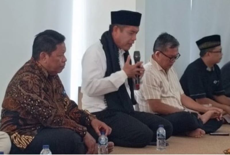 MENYAMA BRAYA: Wakil Ketua MUI Bali KH Masrur Makmur Latanro saat memberikan ceramah dalam Halal Bihalal warga muslim Universitas Udayana, 20 April 2025 lalu.