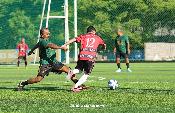 Persekutuan Kaum Bapak (PKB) GPIB Maranatha Denpasar dari wilayah I, II, III dan Bajem Tabanan mengikuti turnamen Mini Soccer, kemarin.