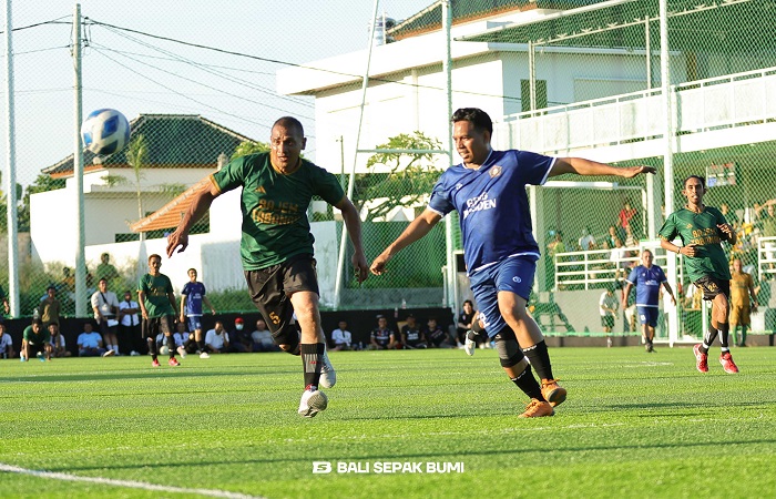 Persekutuan Kaum Bapak (PKB) GPIB Maranatha Denpasar dari wilayah I, II, III dan Bajem Tabanan mengikuti turnamen Mini Soccer, kemarin.