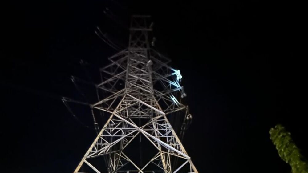 BALI BLACKOUT: Ilustrasi Bali Blackout jaringan SUTET listrik Jawa - Bali