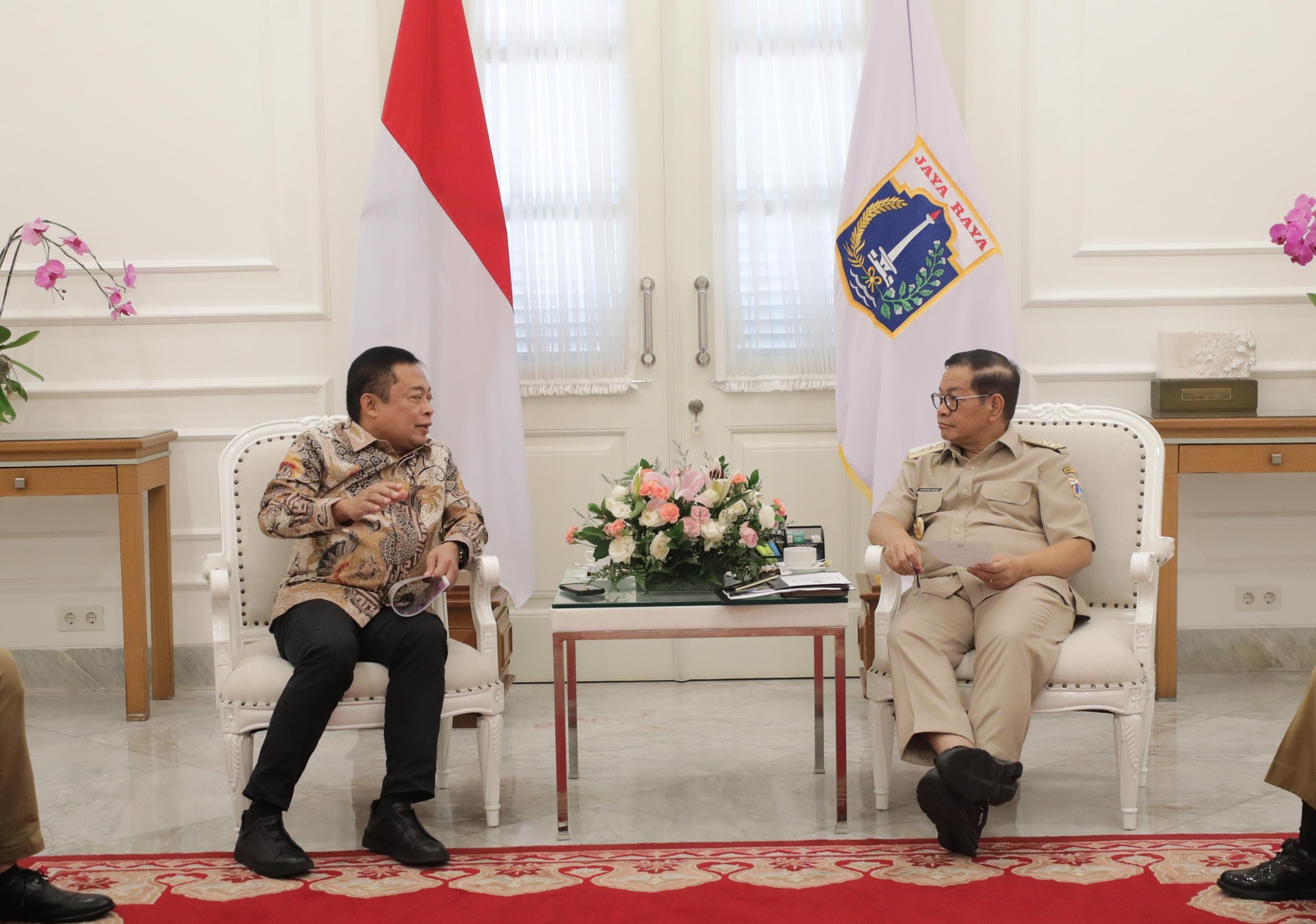EVEN AKBAR: Direktur Utama Telkom Ririek Adriansyah (kiri) dan Gubernur DKI Jakarta Pramono Anung (kanan) saat audiensi untuk melaporkan secara langsung kesiapan penyelenggaraan acara Digiland