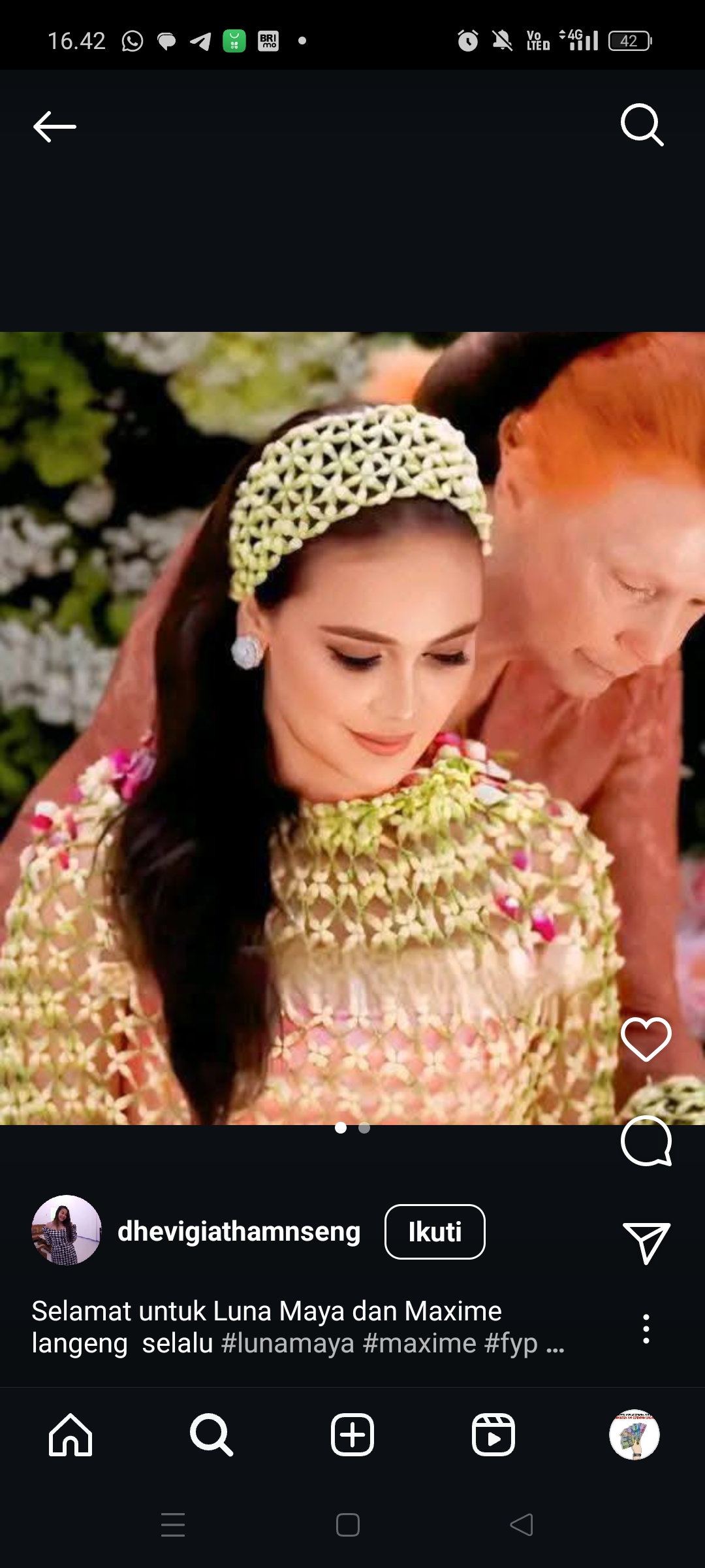 Luna Maya saat menjalani proses siraman menjelang pernikahan