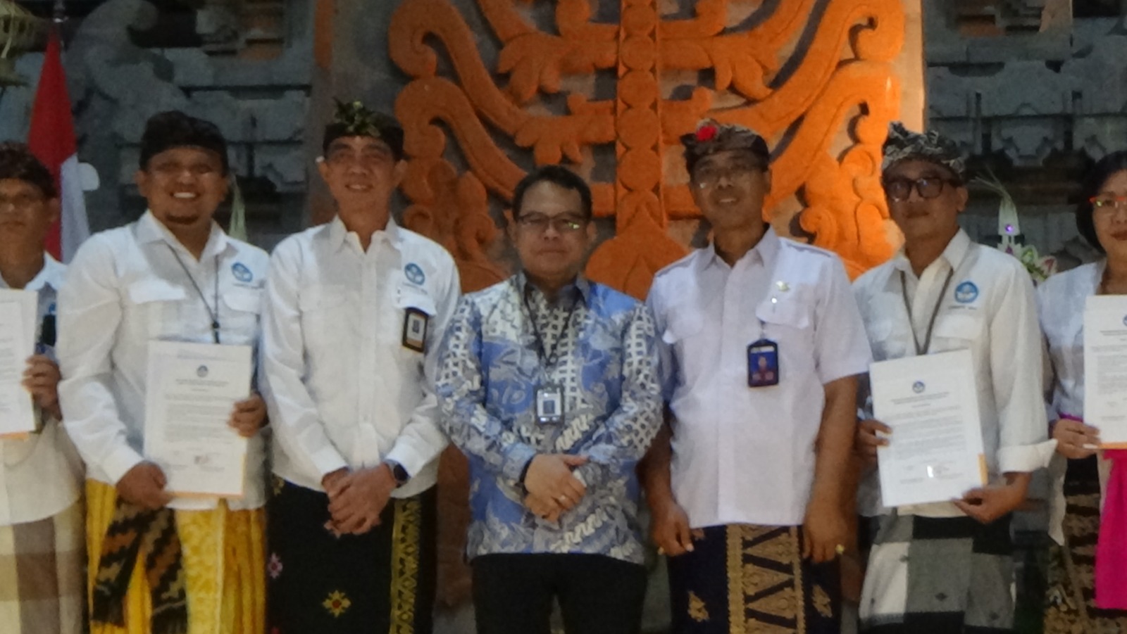 Suasana Tanda Tangan Pakta Integritas di Kantor LLDIKTI Wilayah VIII,   pada Kamis (8/5). (Marsellus Pampur/Radar Bali)