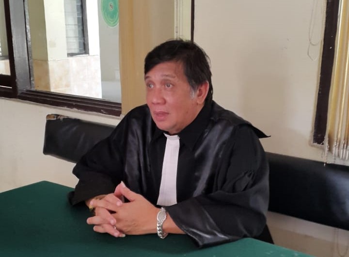 LANGKAH HUKUM: Kuasa Hukum ITB STIKOM Bali, Prof. Dr. Nurianto, SH mengambil langkah hukum atas tindakan Gde Agus Wardhana yang diduga merusak citra nama institusi dalam kasus pengiriman PMI ke LN.