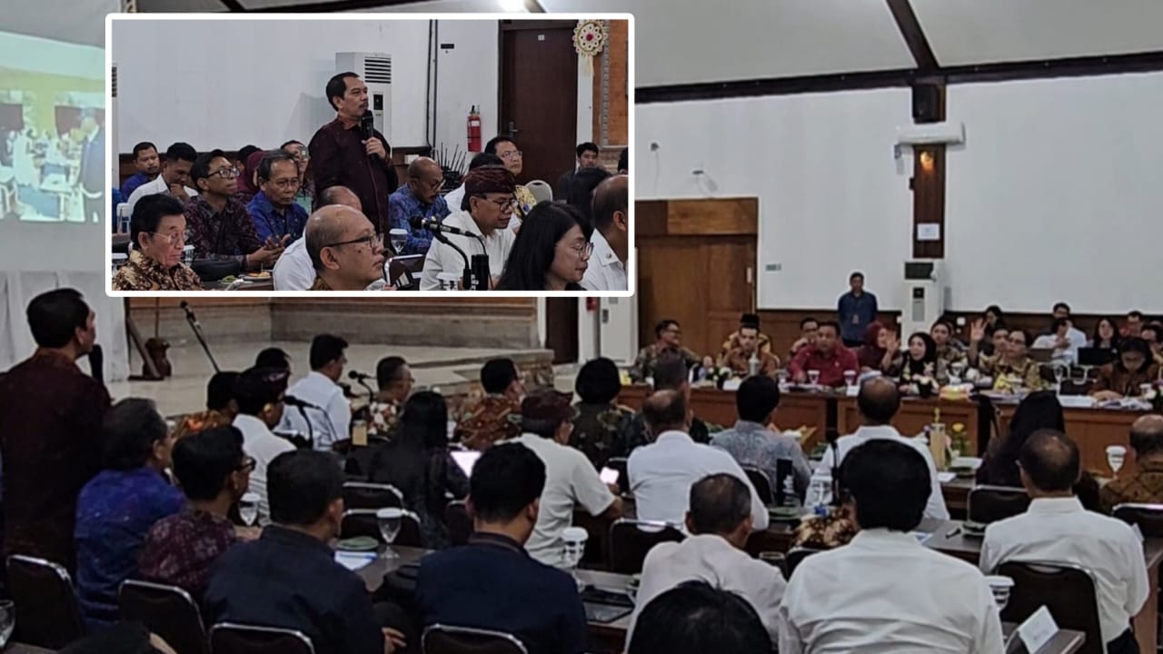 RESES: Komisi X DPR RI yang membidangi pendidikan, mengadakan reses di Aula LLDIKTI Bali, Rabu (28/5/2025). Rektor ITB STIKOM Bali Dr. Dadang Hermawan saat klarifikasi kasus yang sedang  diusut polisi