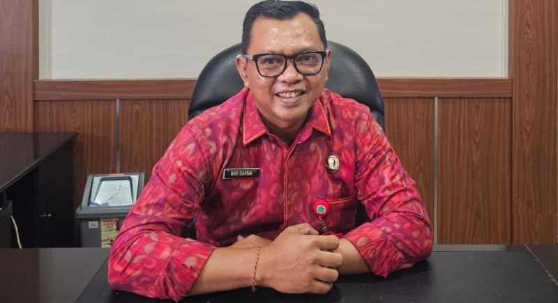 CARI SOLUSI SPMB : Kepala Dinas Pendidikan (Kadisdik) Tabanan, I Gusti Ngurah Darma Utama. (juliadi/radar bali)