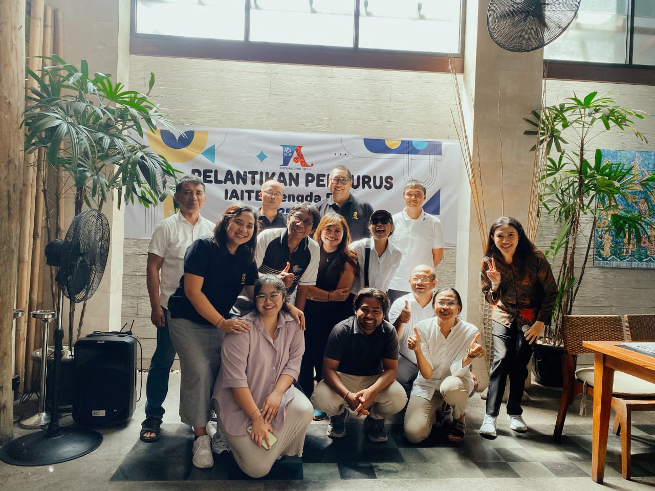 Para Pengurus IA ITB Pengda Bali 2025-2030 usai dilantik, Kamis (29/5/2025).