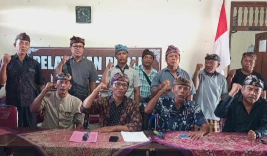 LANGSUNG MENOLAK : Warga bermufakat menolak TPA sampah disampaikan ke bupati, gubernur Bali hingga menteri.(Foto: IB Indra Prasetia/Radar Bali)