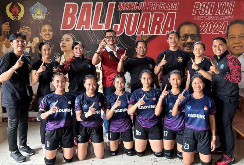 PERSEMBAHKAN EMAS : Tim kabaddi SMA Putri persembahkan 2 emas bagi Badung untuk pertahankan juara umum. (istimewa)