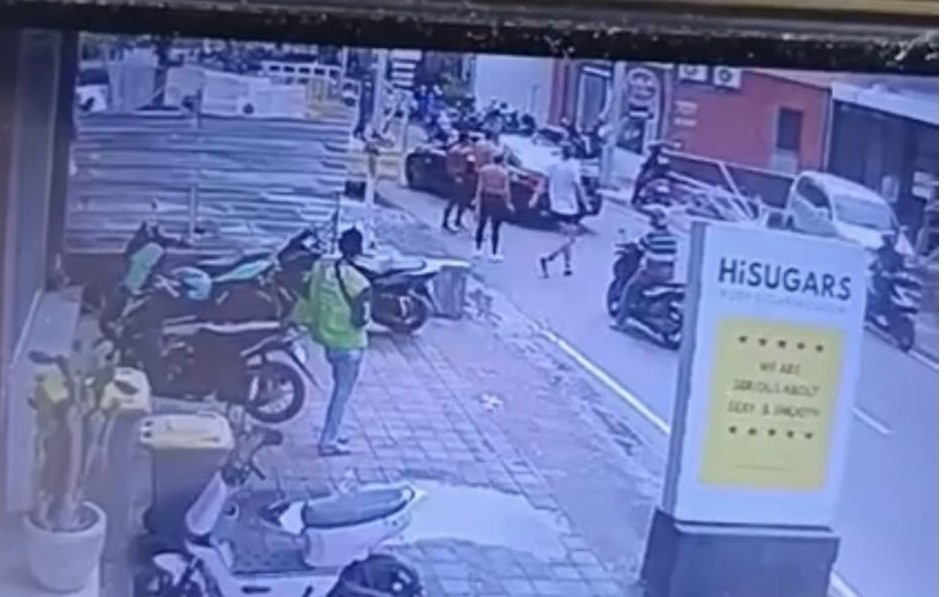 KACAU: Rekaman CCTV kejadian penganiayaan di jalan kawasan Pererenan Mengwi Badung abntar bule