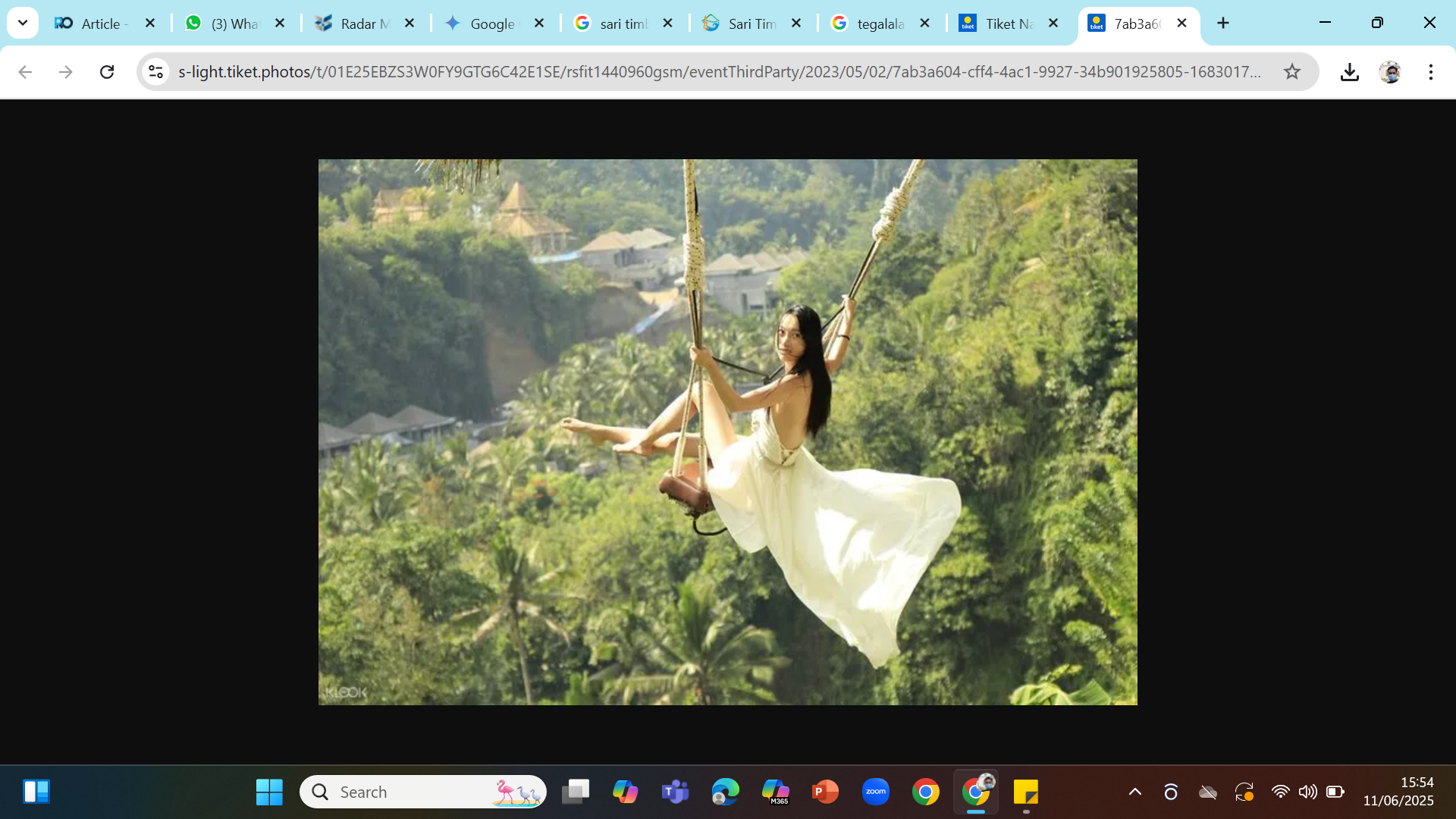 Majestic Swing