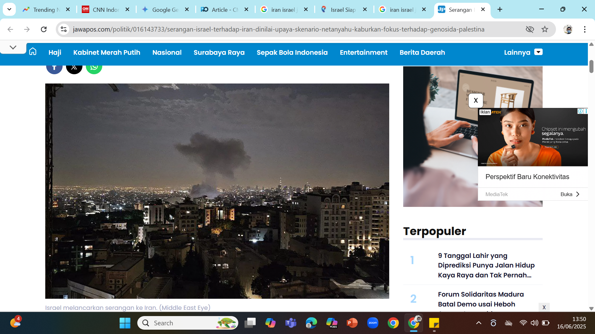ESKALASI KONFLIK - Asap mengepul saat ratusan jet temput Israel menyerang puluhan target strategis di Teheran pada Jumat malam.