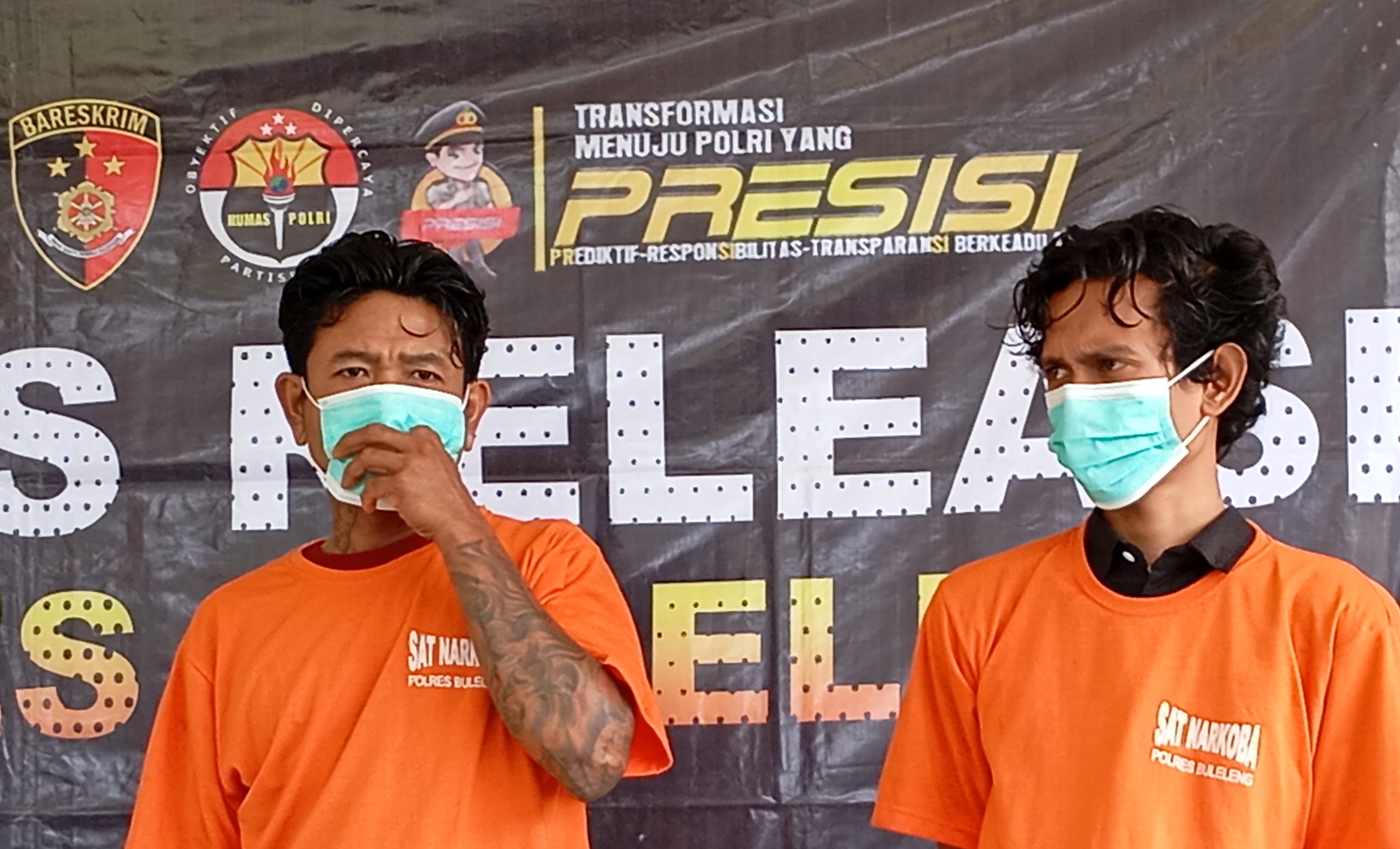 DIRINGKUS : AT dan SN kini harus menjadi pesakitan, akibat membantu bos mereka kabur dari sergapan polisi. (francelino junior/radar bali)