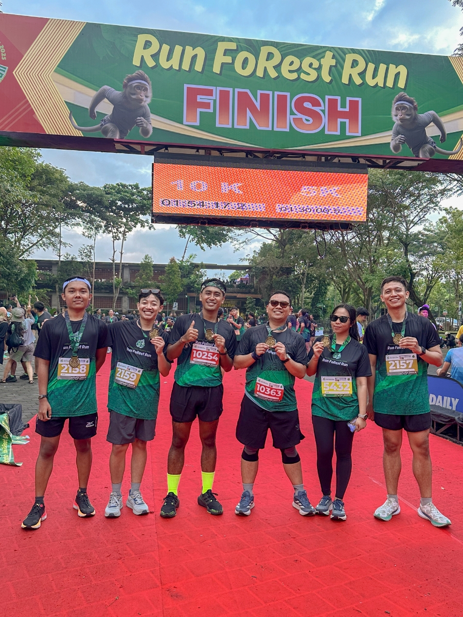 Tim Sport Rehabilitasi RS Ari Canti turut ambil bagian dalam Run FoRest Run 2025 di kawasan Monkey Forest Ubud (8/6/2025).