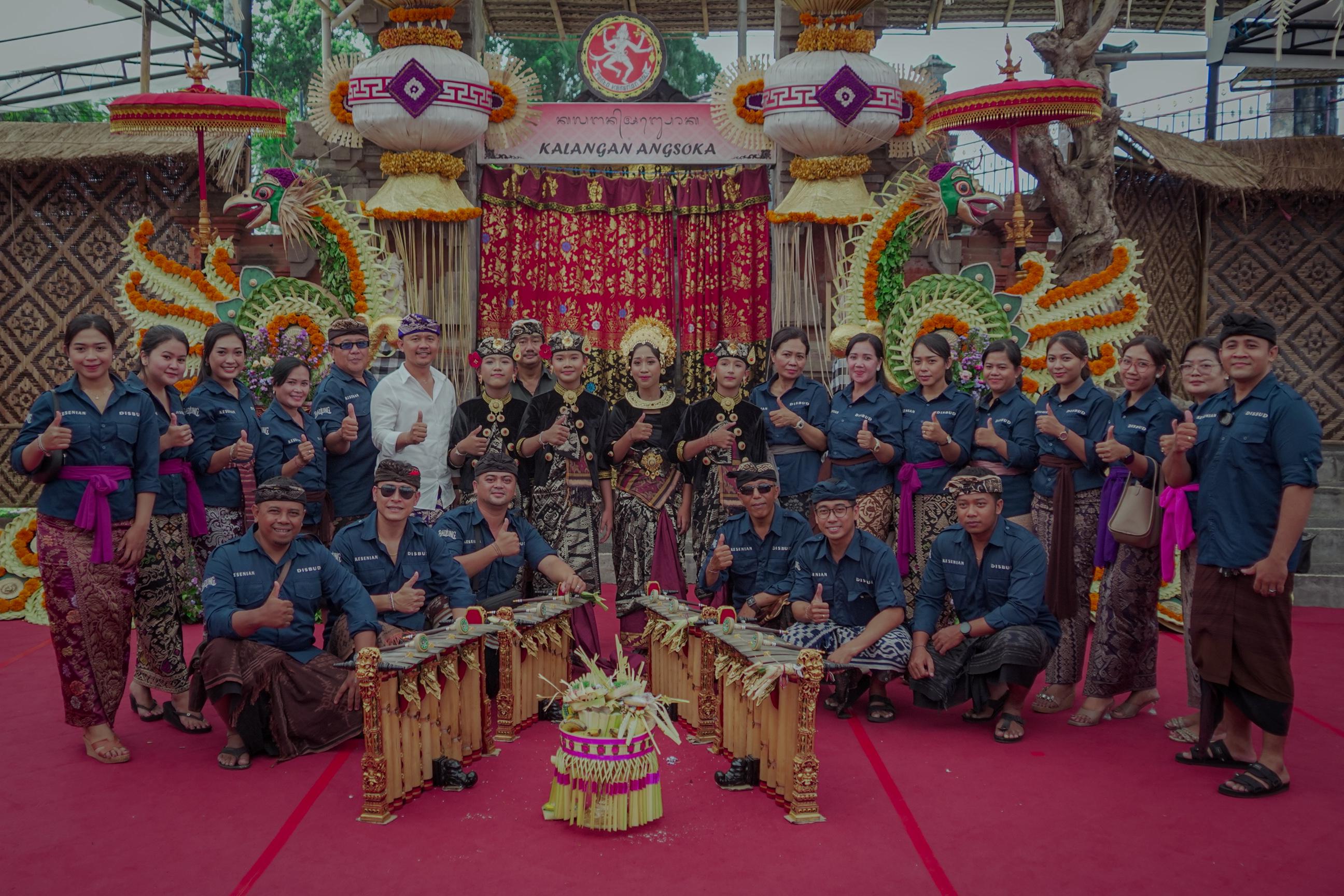 LOMBA: Sanggar Seni Selendro Agung, Banjar Saren sebagai Duta Badung dalam lomba gender wayang anak-anak di PKB ke-47 di Kalangan Angsoka, Taman Budaya Bali. (Diskominfo Badung for Radar Bali)