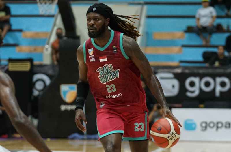 JADI KENANGAN: Bobby Arthur-Williams saat membela Bali United Basketball.(Foto Bali United Basketball)
