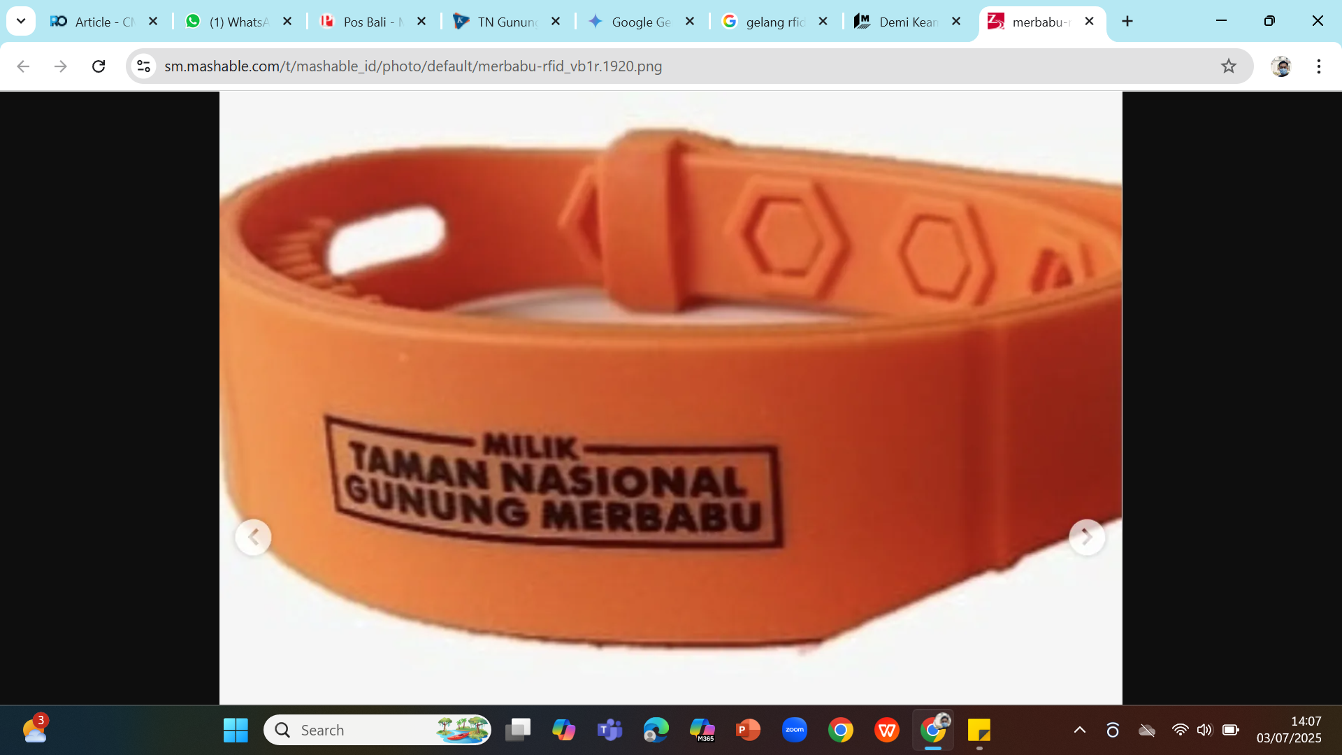 STANDAR BARU - Gelang RFID yang digunakan di Gunung Merbabu. Pendaki Rinjani nantinya juga akan menggunakan gelang ini untuk pemantauan posisi.