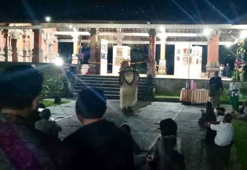 LIBATKAN BELASAN SENIMAN : Pameran lukisan dan fotografi