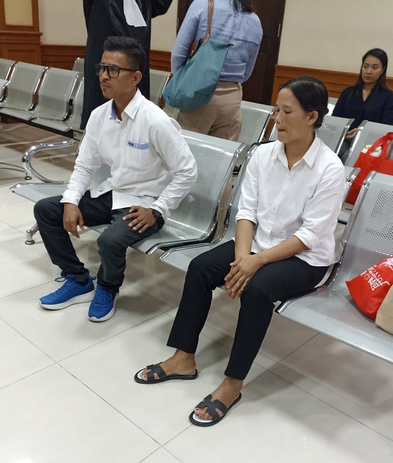 SUSUL KETUA: Made Opi Antarini dan Ketut Trimayasa menjalani sidang putusan di Pengadilan Tipikor Denpasar, Selasa (15/7/2025).
