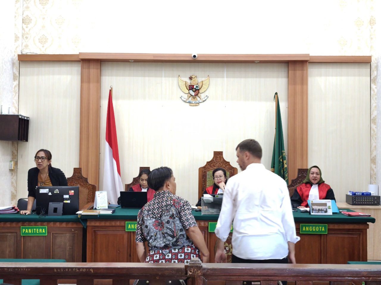 LANJUT PEMBUKTIAN: Terdakwa Roman Nazarenko menjalani sidang agenda putusan sela di PN Denpasar, Kamis (17/7/2025).
