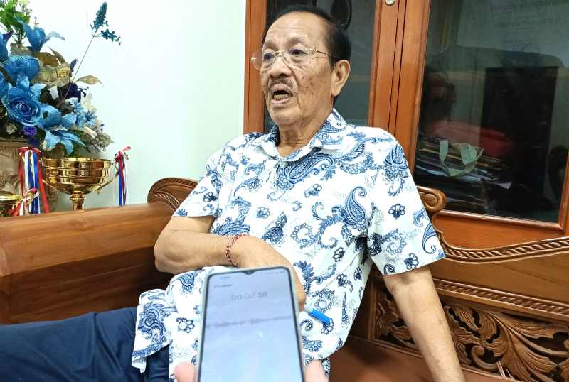 JELASKAN ATURAN : Ketua Umum KONI Bali, IGN Oka Darmawan. (Foto: I Wayan Widyantara)