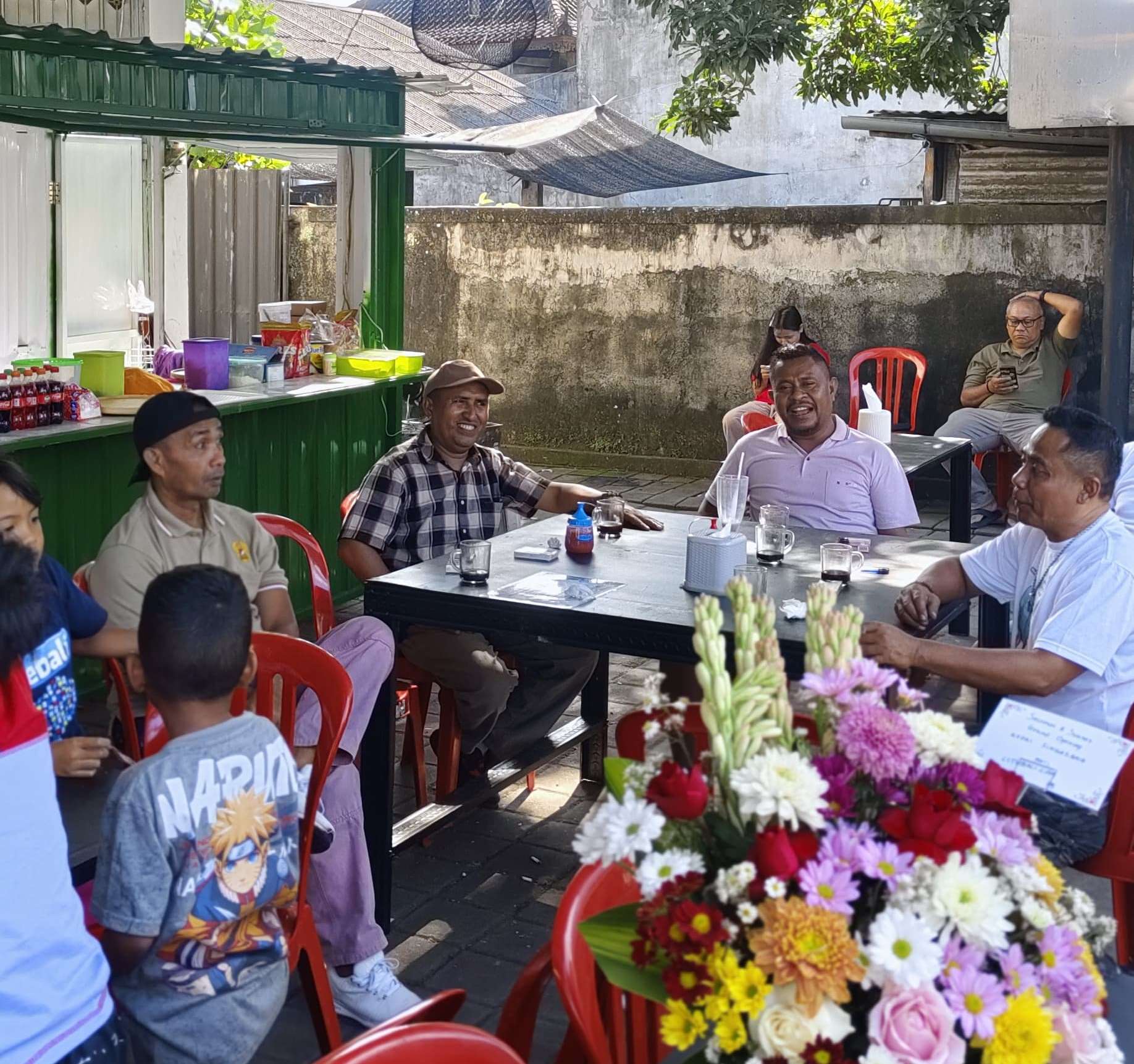 Suasana di Kedai Singasana yang berada di Jalan Ir. Soekarno no. 884, Dauh Peken, Tabanan, Bali.