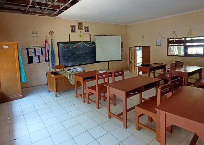 KOSONG : Kondisi salah satu ruangan kelas SDN 4 Sambirenteng yang nol siswa baru.(istimewa)