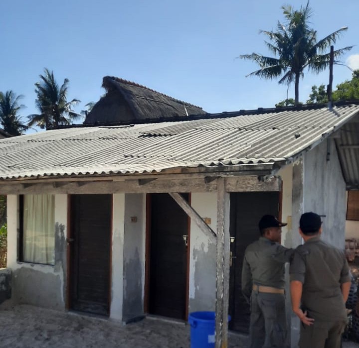 JADI SOROTAN : Bangunan di Jungutbatu, Desa Jungutbatu, Kecamatan Nusa Penida, Klungkung. (Foto: Satpol PP Klungkung)