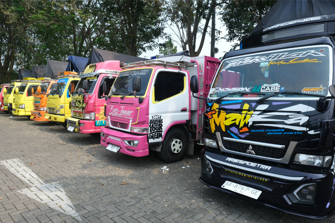 PT KTB distributor resmi kendaraan niaga Mitsubishi Fuso Truck and Bus Corporation (MFTBC) menggelar acara community gathering Canter di ajang GIIAS 2025, di ICE BSD Tangerang, Sabtu (27/7/2025).