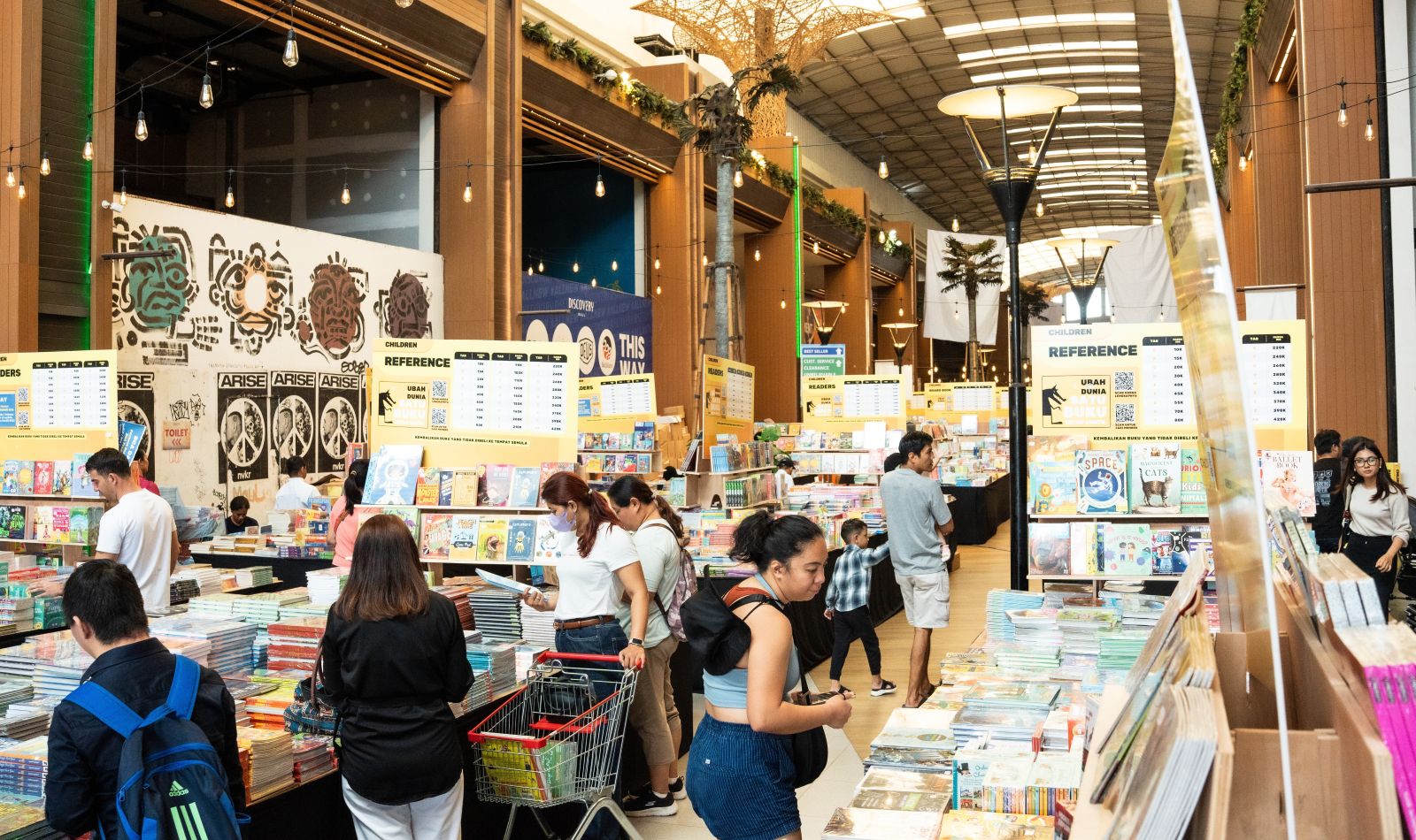 BBW 2025: Arena pameran buku internasional terbesar di Bali BBW dengan 1 juta buku lebih di Discoveri Mall Bali, Kuta dibuka 31 Juli 2025.