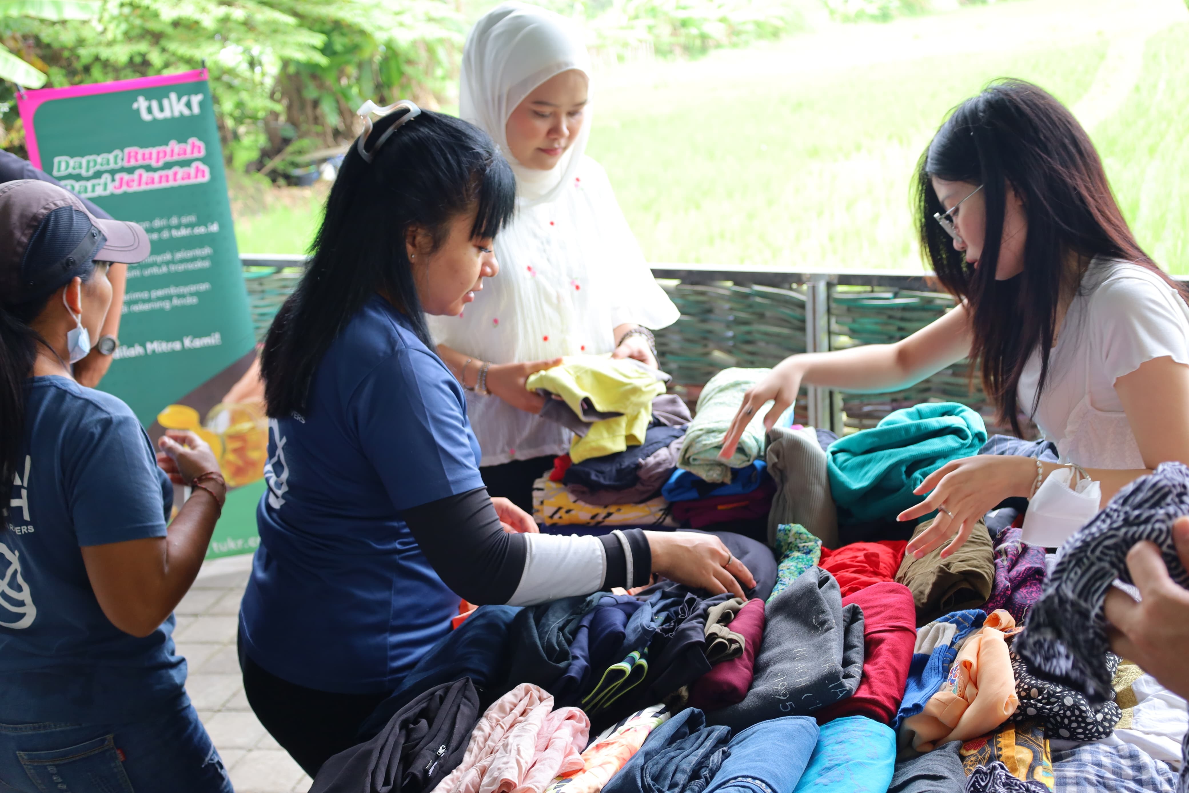 GELAR BAZAR : Aktivitas bazar digelar di Sungai Watch Community Center, Tabanan. (istimewa)