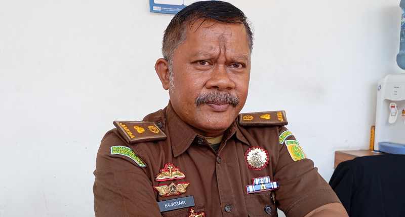 SELIDIKI DUGAAN KORUPSI : Kasi Intelijen Kejari Buleleng, I Dewa Gede Baskara Haryasa.(francelino junior)