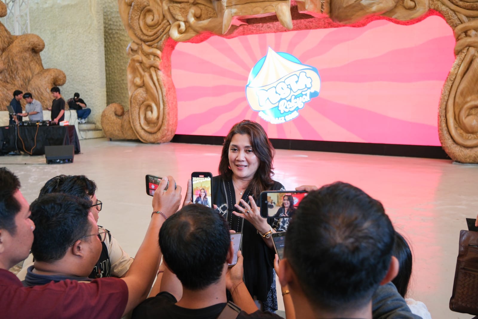 Direktur Operasional GWK Cultural Park, Ch. Rossie Andriani saat memberi keterangan kepada wartawan, Senin 4 Agustus 2025.